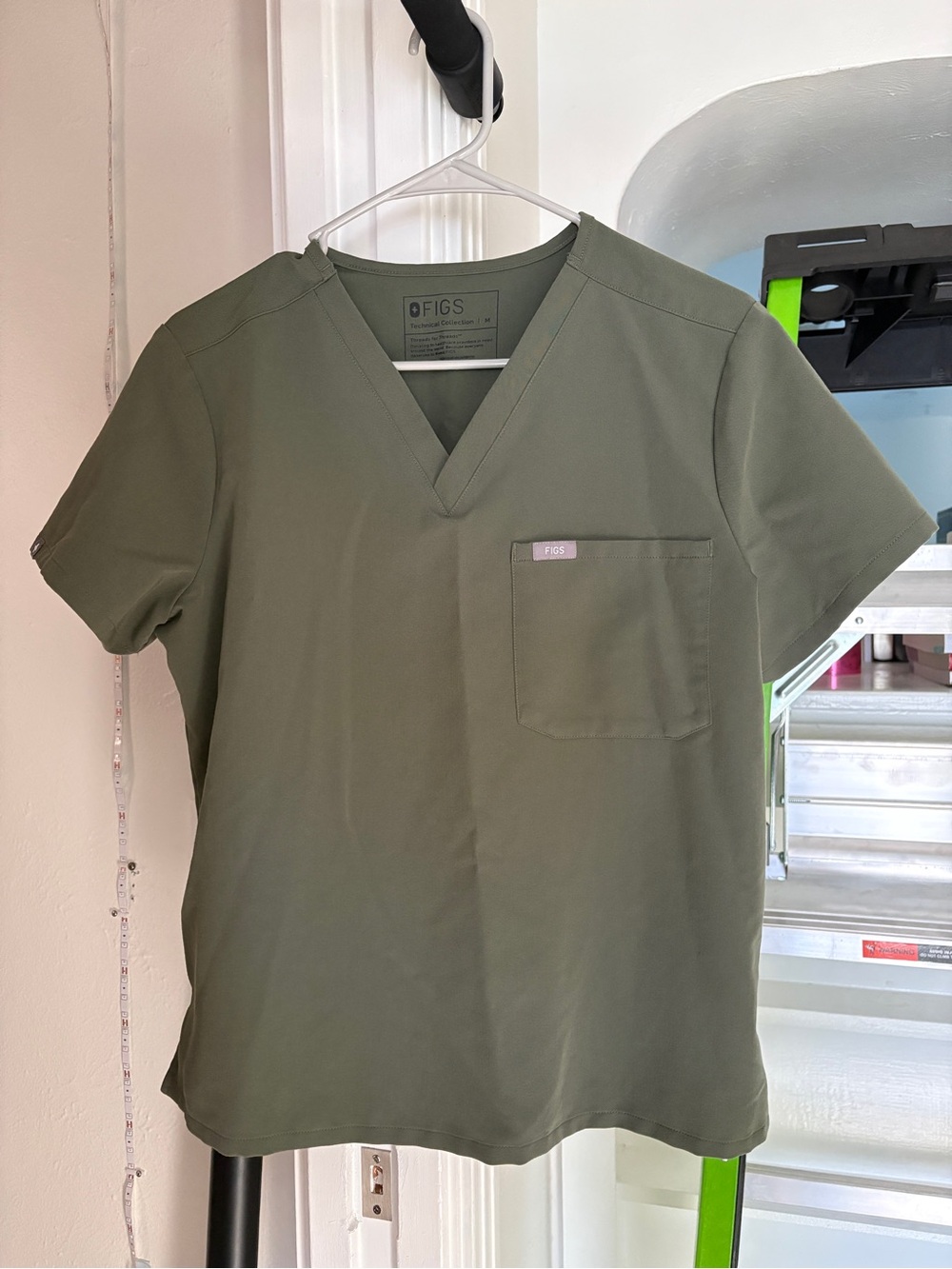Figs Catarina Petite Scrub Top in Moss